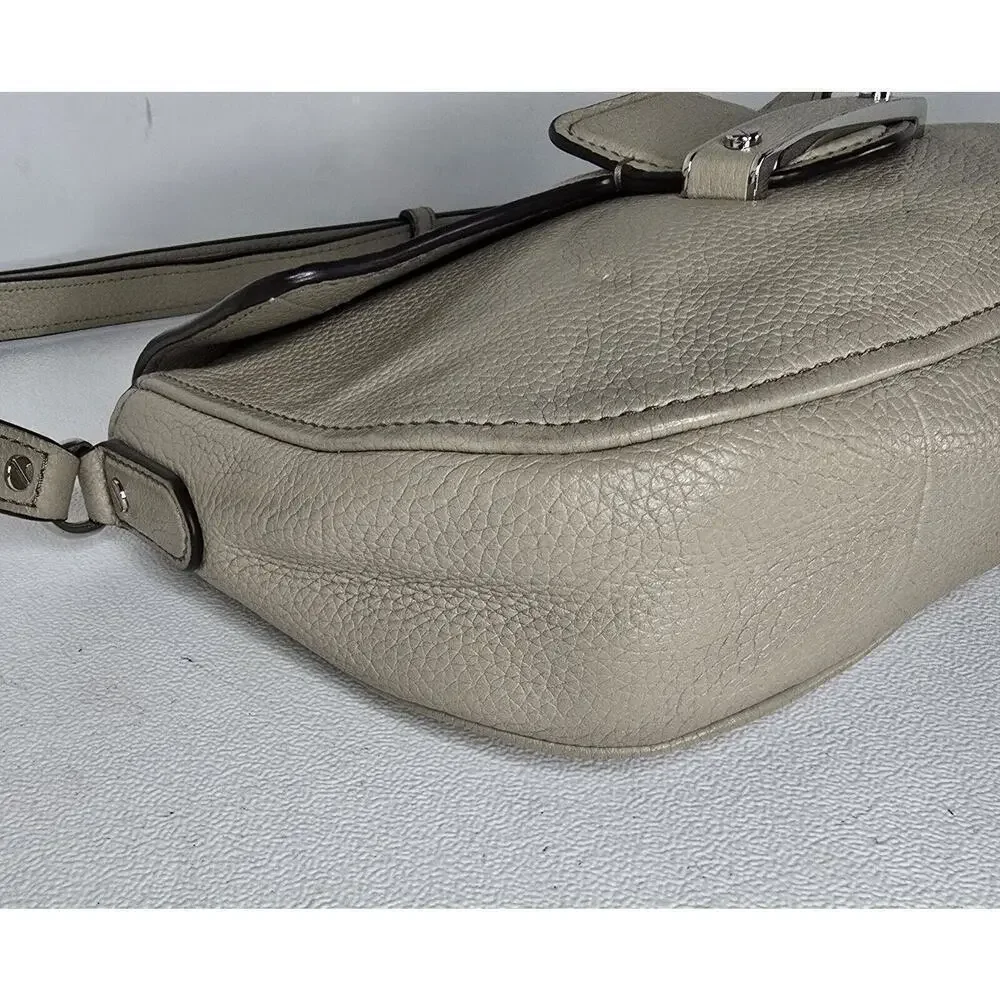 Marc Jacobs Traveler Messenger Leather Shoulder Bag Light Slate (Beige)